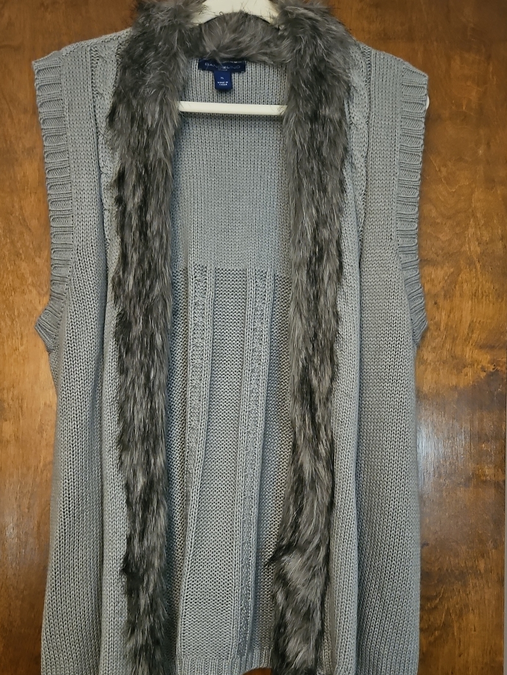Bandolino Gray Knit Vest with Faux-Fur Trim
